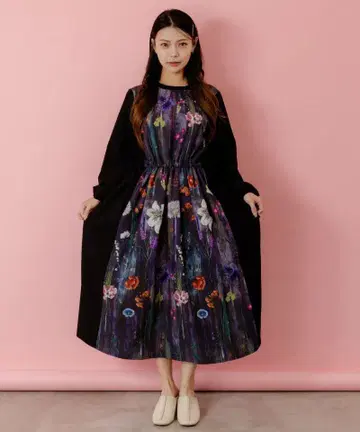 이즈스칼라 553214 꽃무늬 아트 절개 원피스 블랙
