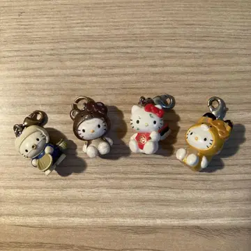 헬로키티 키링 4개 세트