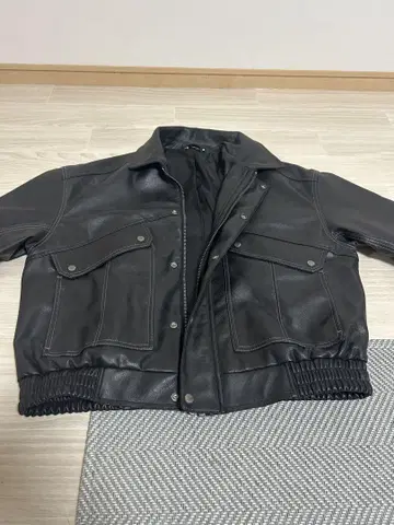 블랙 가죽 자켓 리브 포함