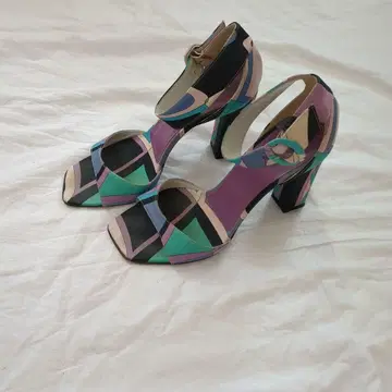 EmilioPucci 샌들 361/2 멀티 컬러 슬림 레그 힐 펌프스