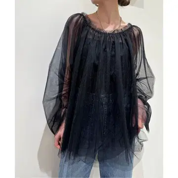 노블 포기 시어 튤 볼륨 블라우스