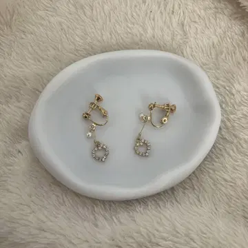 하트형 크리스탈 귀걸이