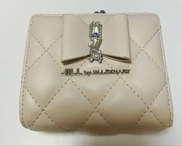 JILL by JILL STUART 리본 퀼트 접이식 지갑
