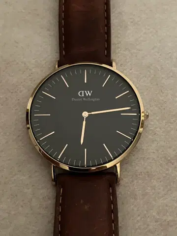 작동 Daniel Wellington 남성용 QZ 손목시계 배터리 새상품