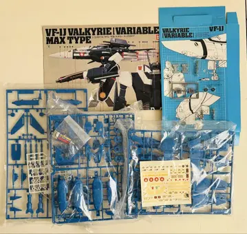 초시공 요새 마크로스 1/72 VF-1J 가변 발키리 (맥스 타입)