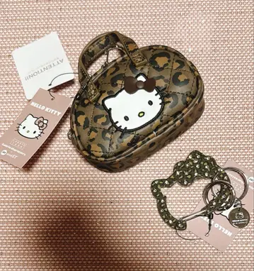 LOWRYSFARM 키티 퀼팅 보스턴 키 참 & 카라비너