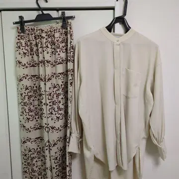 CHIGNON. 시뇽, 블라우스, 팬츠 2종 세트