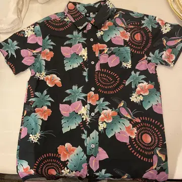 RIP CURL 플로럴 반팔 셔츠 S 사이즈