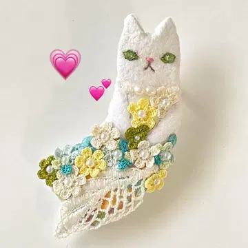 깃털 꼬리 고양이 브로치