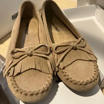 미네통카 Kilty 캐주얼 모카신 24cm 시나몬 베이지
