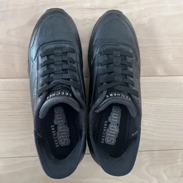 SKECHERS Slip-Ins 블랙 스니커즈
