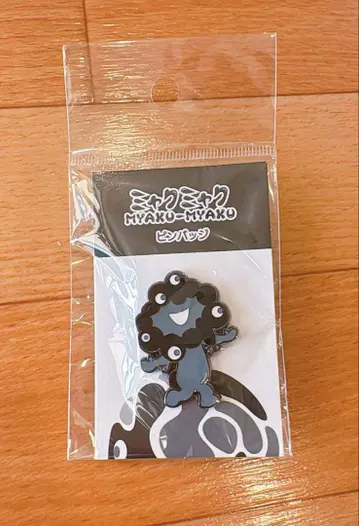 새상품 오사카 간사이 만박 블랙 미야쿠미야쿠 핀 배지 2025년 B