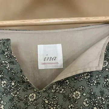 ina 꽃무늬 긴팔 원피스 그린 계열