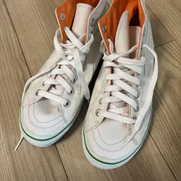 VANS 화이트 오렌지 하이컷 스니커즈