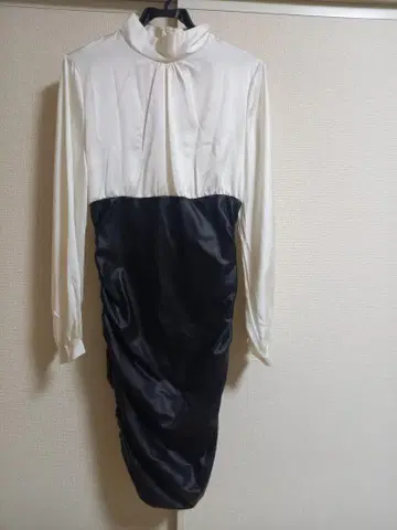 인조 가죽, 미니 원피스