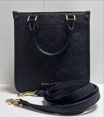Maison de FLEUR 모노그램 엠보 숄더백