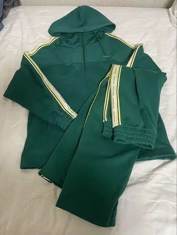 GU x beautiful people 맨투맨 셋업