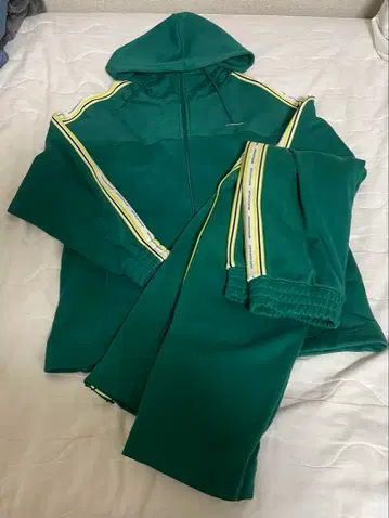 GU x beautiful people 맨투맨 셋업