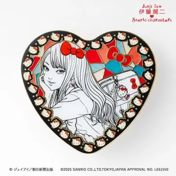 메탈 하트 배지 갸루 토미에 x 헬로키티