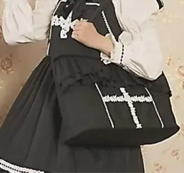 아이노 에리 콜라보 수요일의 샬롯 백 블랙