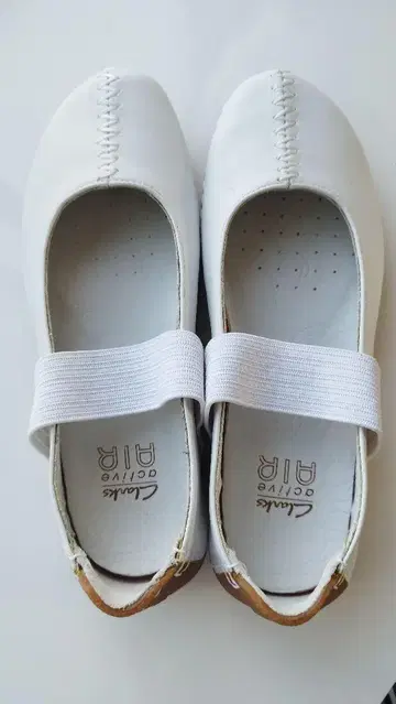 Clarks 스트랩 슈즈 AIRactive