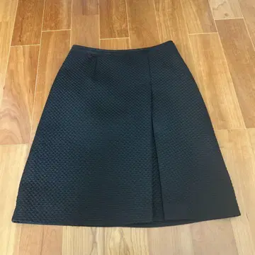 블랙 퀼팅 A라인 스커트
