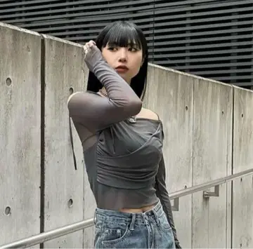 TRIFLE 시어 오프숄더 컷앤소