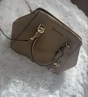 MICHAEL KORS 베이지 핸드백