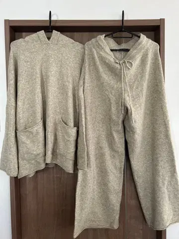 [ 최종 가격 인하! ] ZARA 후드 부착 니트 셋업