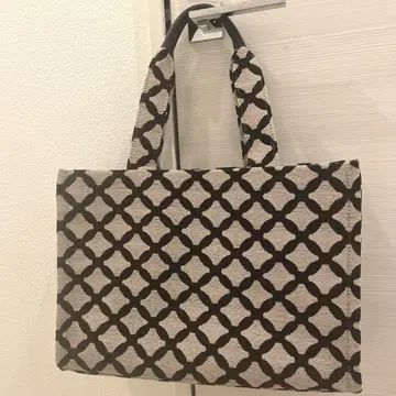 H&M 기하학 패턴 토트백