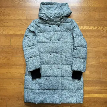 그레이 계열 다운 자켓 더블 버튼