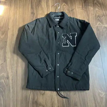 New Era N 로고 자수 자켓 S 사이즈
