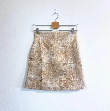 마메쿠로구치 22SS Hazy Floral Jacquard 미니 스커트