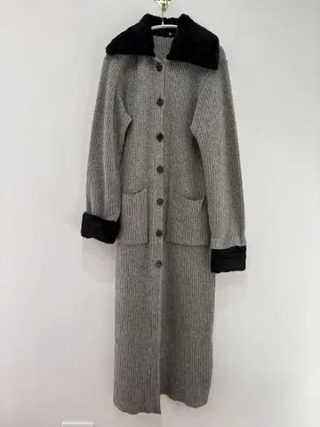 아데쏘 니트 롱 코트