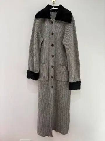 아데쏘 니트 롱 코트