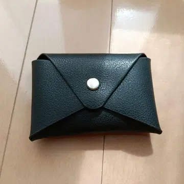 BARNEYS NEW YORK 블랙 가죽 카드 케이스