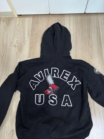 AVIREX 블랙 체인소맨 후드티