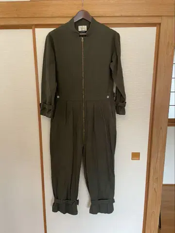 NEAT 올리브 오버롤 점프수트
