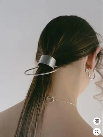 sykia Orbit Hair Pierce 'Plate Line'
