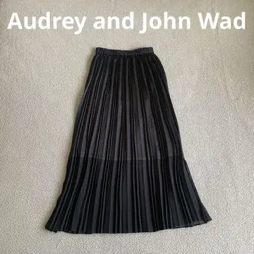 Audrey and John Wad/블랙 플리츠 롱 스커트