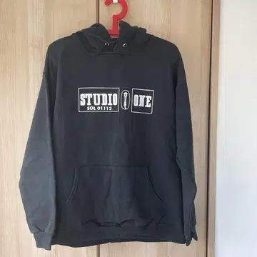STUDIO ONE 블랙 후드티