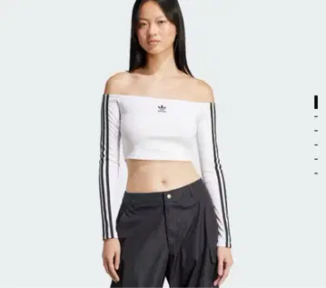 아현 착용 adidas originals 오프숄더 긴팔 T셔츠