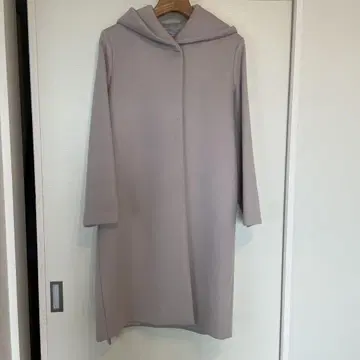 후드 부착 옅은 그레이 핑크 코트