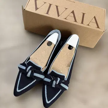 VIVAIA 네이비 리본 포함 플랫슈즈