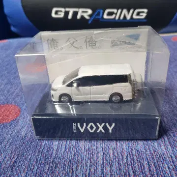 TOYOTA VOXY 80 미니카 화이트 1/80