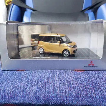 Mitsubishi eK Space 미니카 골드 1/43