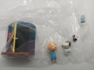 스누피 피규어 함께 자자