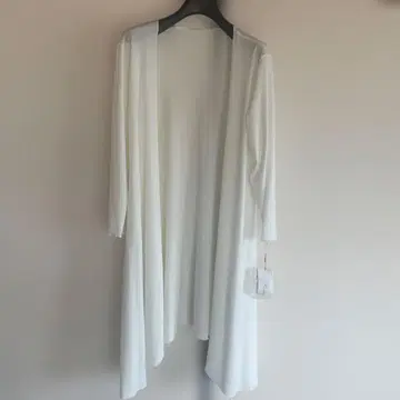 Chris montez 롱 가디건 화이트