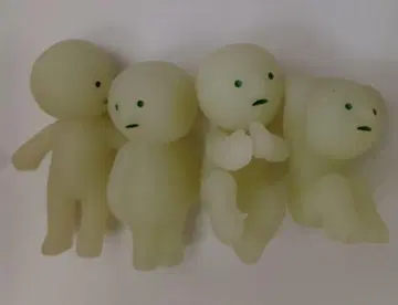 스미스키 (어둠 속에서 빛나는 존재) 피규어 / 4개 세트