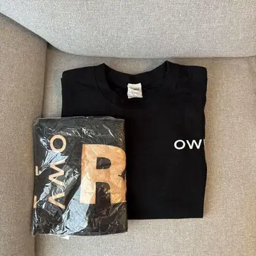 OWV 티셔츠 블랙 M 데뷔 당시에 판매되었던 것입니다.